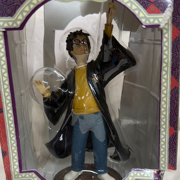 Warner Bros. Other - Warner Bros NEW OPEN BOX HARRY POTTER FIGURE - W/STAND  TABLE TOP WARNER BROS.